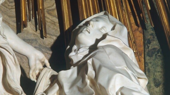 "Die Verzückung der Heiligen Therese" - Skulptur von Giovanni Lorenzo Bernini in der Kirche St. Maria della Vittoria in Rom © picture-alliance Foto: Pirozzi
