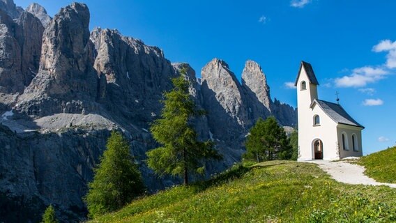 Die Cappella di San Maurizio im Grödner Tal in Südtirol © picture alliance / Jochen Tack Foto: Jochen Tack