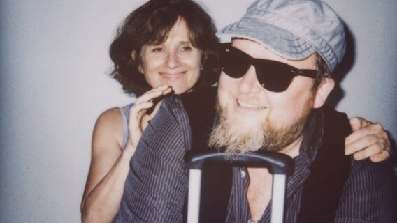 Doppelporträt der Schauspieler Victoria Trauttmansdorff (links) und Martin Engler (rechts). © NDR 