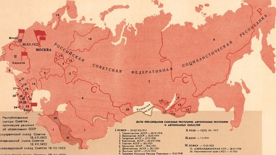 Eine Karte der UDSSR mit den Entstehungsdaten der einzelnen Staaten (Karte von 1956). © picture alliance / Fototeca/Leemage | ©Fototeca/Leemage 