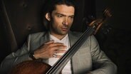 Gautier Capuçon mit seinem Cello. © Jamie Beck Foto: Jamie Beck