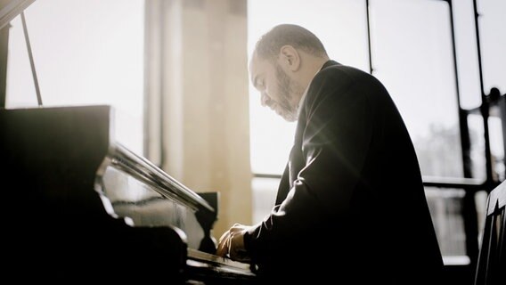 Pianist Kirill Gerstein im Portrait © Marco Borggreve Foto: Marco Borggreve