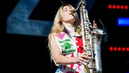Die Saxophonistin Stephanie Lottermoser während eines Konzertes des ElbJazz Festivals. © Jens Schlenker Foto: Jens Schlenker