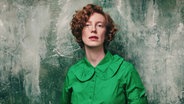 Die Schauspielerin Luise Wolfram im Portrait © Nils Schwarz 