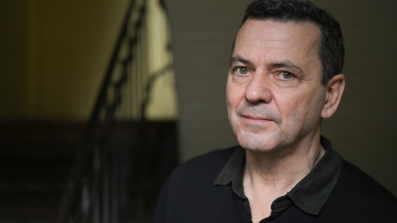 Christian Petzold im Portrait © picture alliance/dpa Foto: Jens Kalaene