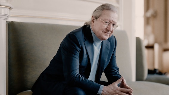Der Dirigent Sylvain Cambreling im Portrait © Marco Borggreve 