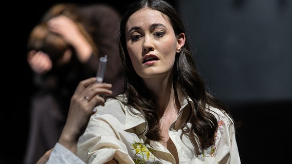 Meredith Wohlgemuth während in einer Szene der Oper "Orfeo ed Euridice" © Tim Müller Foto: Tim Müller