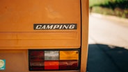 Die Rückseite eines Camping-Wagens © Eliza / photocase.de Foto: Eliza