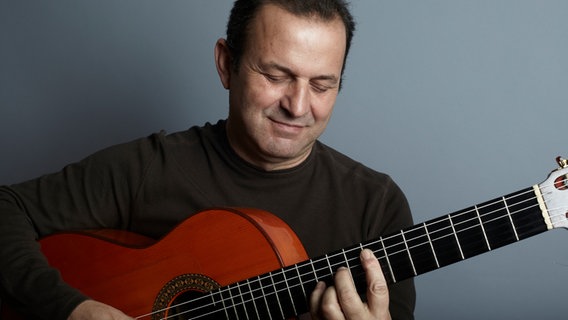 Der Gitarrist Gerardo Nuñez © ULI FILD Concertbüro 