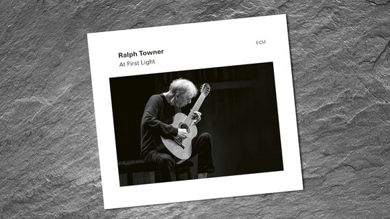 CD-Cover "At First Light" von Ralph Towner © ECM records 