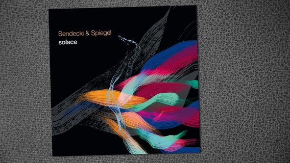 CD-Cover "Solace" von Vladyslav Sendecki und Jürgen Spiegel © Skip Records 