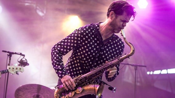 Der Saxofonist Donny McCaslin bei einem Auftritt mit seiner Band während des "Jazz a Vienne" Festival 2017 © picture alliance / Visual Press Agency Foto: Maks Him