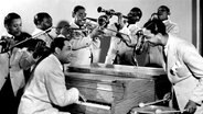 Der Sänger Herb Jeffries und der Bandleader Duke Ellington (rechts), 1942 © Everett Collection 