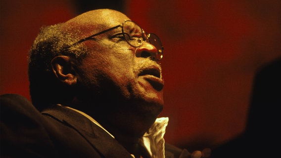 Pianist und Sänger Les McCann (USA) am 20. Mai 1998 auf dem Monterey Jazz Festival. © IMAGO / McPHOTO/Lovell 