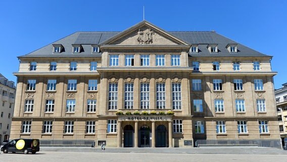 Das Rathaus der Stadt Esch © picture alliance / dpa / Hauke-Christian Dittrich Foto: Hauke-Christian Dittrich
