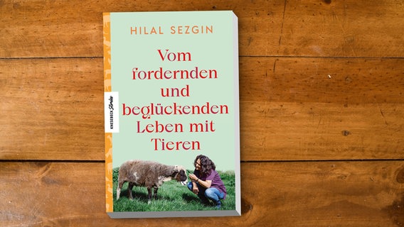 Buchcover "Vom fordernden und beglückenden Leben mit Tieren" © Knesebeck 