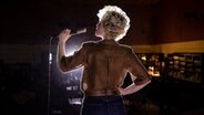Julia Keiling in der Rolle der "Solo Sunny" © Mecklenburgisches Staatstheater Foto: Silke Winkler