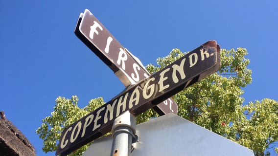 Ein Straßenschild mit der Aufschrift "Copenhague Street" in Kalifornien © NDR Foto: Guido Meyer und Peter Kuttler