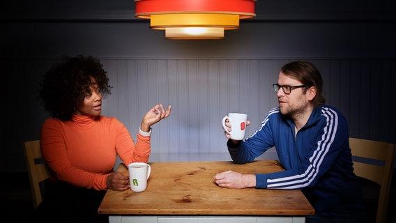 Sebastian Friedrich und Denise M'Baye © NDR 