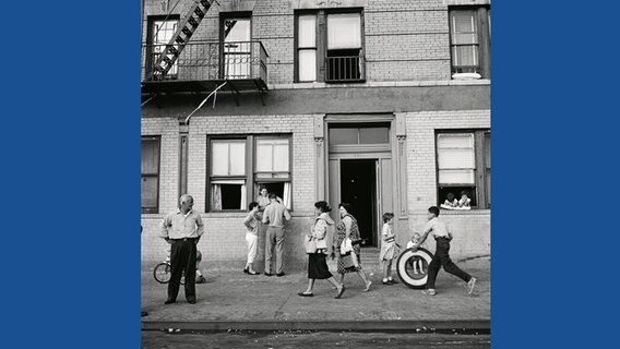 Auszug aus dem Bildband: "Vivian Maier Das Meisterwerk der unbekannten Photographin 1926-2009" © Vivian Maier / Maloof Collection / courtesy Schirmer/Mosel 