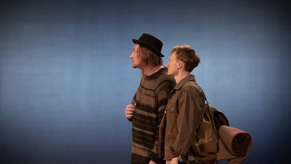 Marko Dyrlich und Oscar Hoppe auf der Bühne © Mecklenburgisches Staatstheater Schwerin/Silke Winkler Foto: Silke Winkler