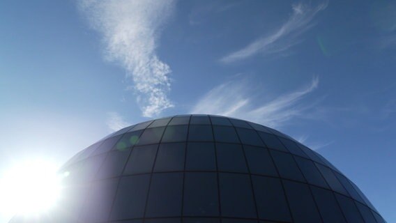 Die Kuppel des Planetariums Wolfsburg. © NDR/ Katharina Ricard Foto: Katharina Ricard