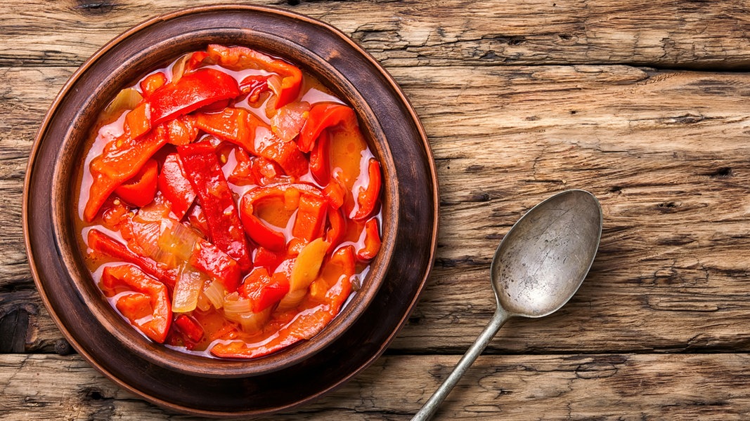 Gemüse aus Ungarn mit Paprika und Tomaten