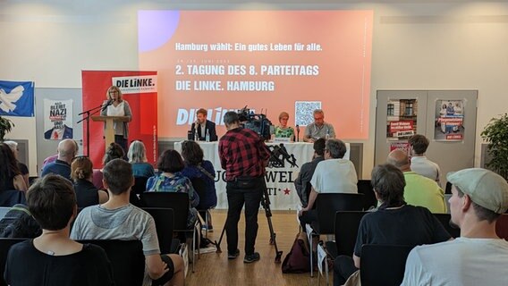 Der Landesparteitag der Linken am 24. Juni 2023 in Hamburg. © NDR Foto: Frauke Reinig