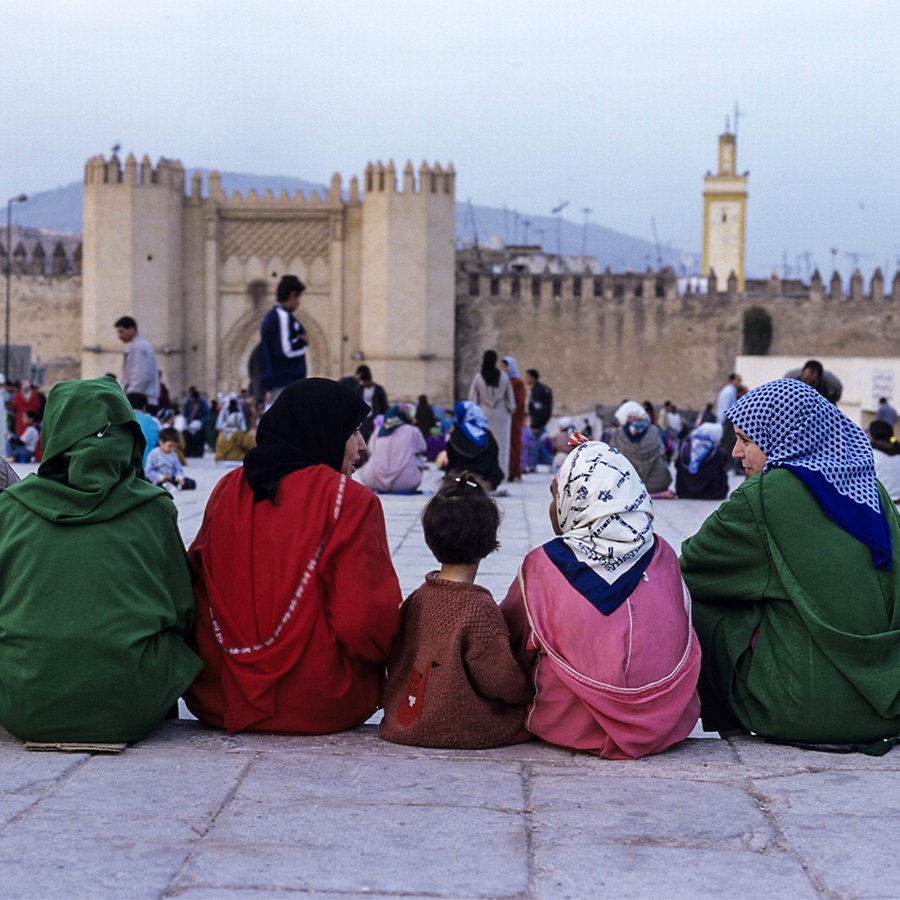 Ledig, Mutter, ausgestoßen - Marokkos unterdrückte Frauen