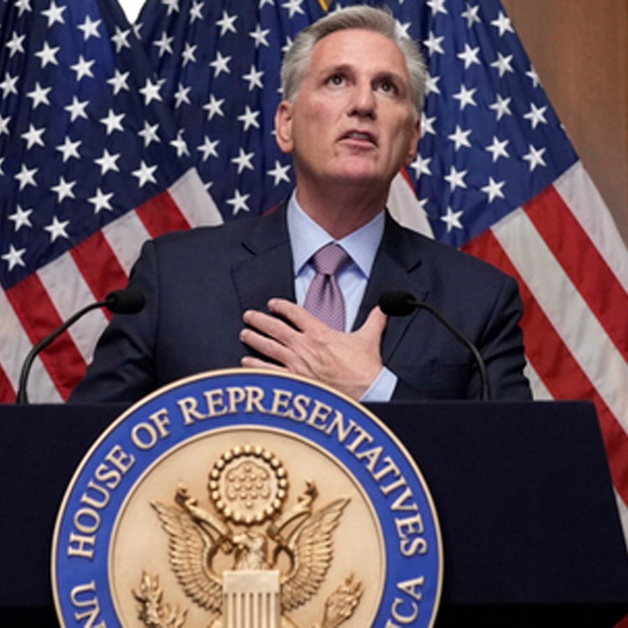 Kevin McCarthy im Capitol in Washington, nachdem er aus dem Amt des Speaker of the House gefeuert wurde © AP Photo/J. Scott Applewhite Foto: J. Scott Applewhite