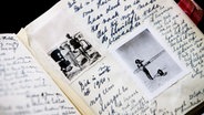 Tagebuch von Anne Frank im Museum in Amsterdam © dpa Foto: Ade Johnson