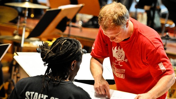 Bobby McFerrin spielt mit der NDR Bigband, Proben am 7. Juli 2008 © Marco Maas/fotografirma.de Foto: Marco Maas/fotografirma.de