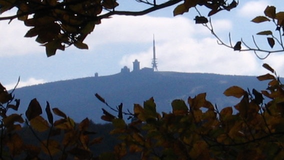Blick vom Burgberg in Bad Harzburg zum Brocken. © NDR 
