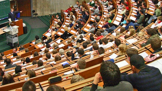 Studenten im Hörsaal © picture alliance 