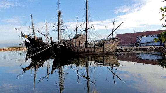 Zwei Museumsschiffe der Columbus-Flotte. © PHOENIX/BR/INTER/AKTION 