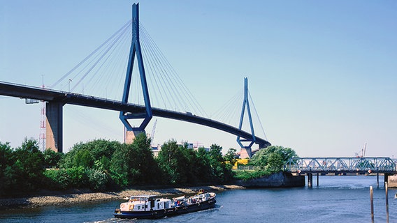 Die Hamburger Köhlbrandbrücke © picture-alliance / Bildagentur Huber 