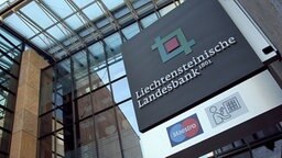 Die Liechtensteinische Landesbank im Zentrum von Vaduz © dpa - Report Foto: Karl-Josef Hildenbrand