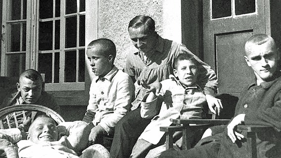 Junge Bewohner einer Kinderfachabteilung © www.rotenburger-werke.de 