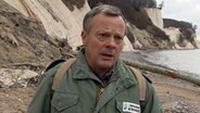 Kreideklippenspezialist Manfred Kutscher vom Nationalpark Jasmund  