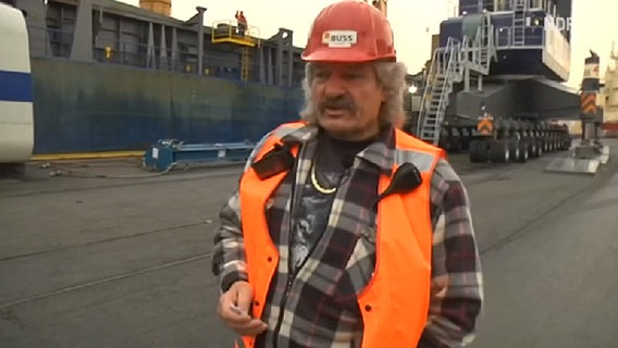Norbert Sach, Lademeister im Hamburger Hafen. © NDR 