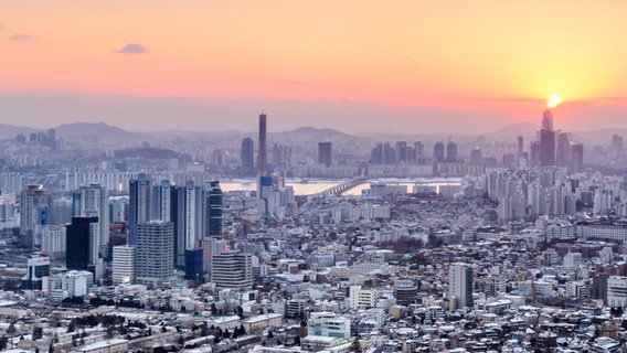 Die Skyline von Seoul. © craeckerffm / photocase.de Foto: craeckerffm