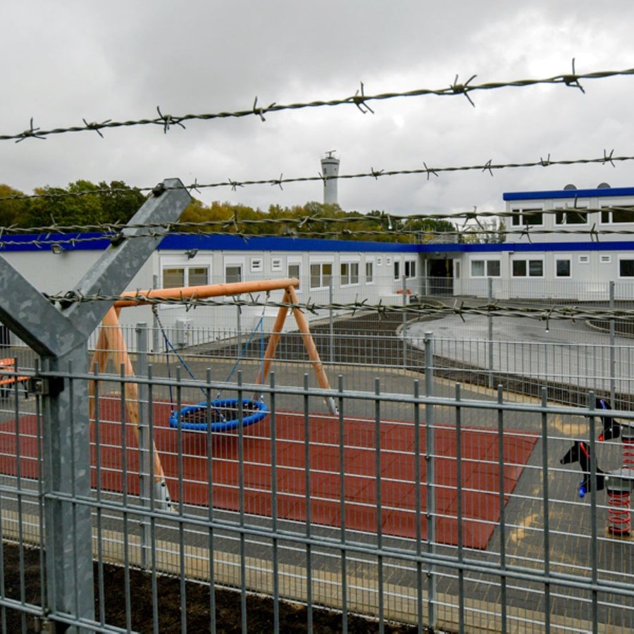 Das Gelände der Abschiebe-Einrichtung am Hamburger Flughafen. © picture alliance / dpa Foto: Axel Heimken