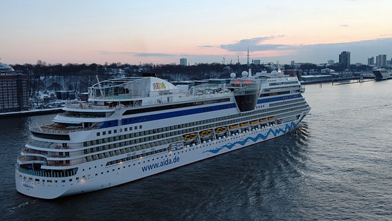 Die "AIDAstella" läuft in Hamburg ein. © AIDA Cruises 
