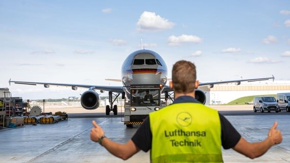 Die Flugbereitschaft der Bundeswehr bekommt einen umgebauten Airbus A321 als zusätzliches Regierungsflugzeug. © Lufthansa Technik 