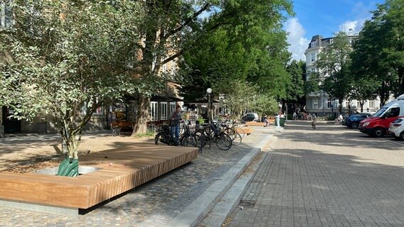 Der umgestaltete Allende-Platz im Hamburger Grindelviertel. © NDR Foto: Anna Rüter