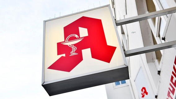 Sign of a pharmacy in Hamburg.  © picture alliance / Bildagentur-online/Ohde Photo: Ohde