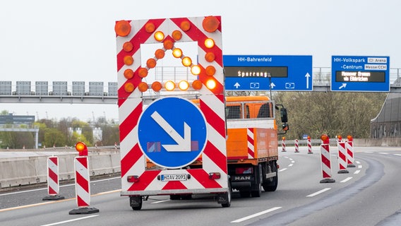 Die Autobahn A7 ist wegen Bauarbeiten im Bereich des Elbtunnels voll gesperrt © picture alliance / dpa Foto: Daniel Bockwoldt