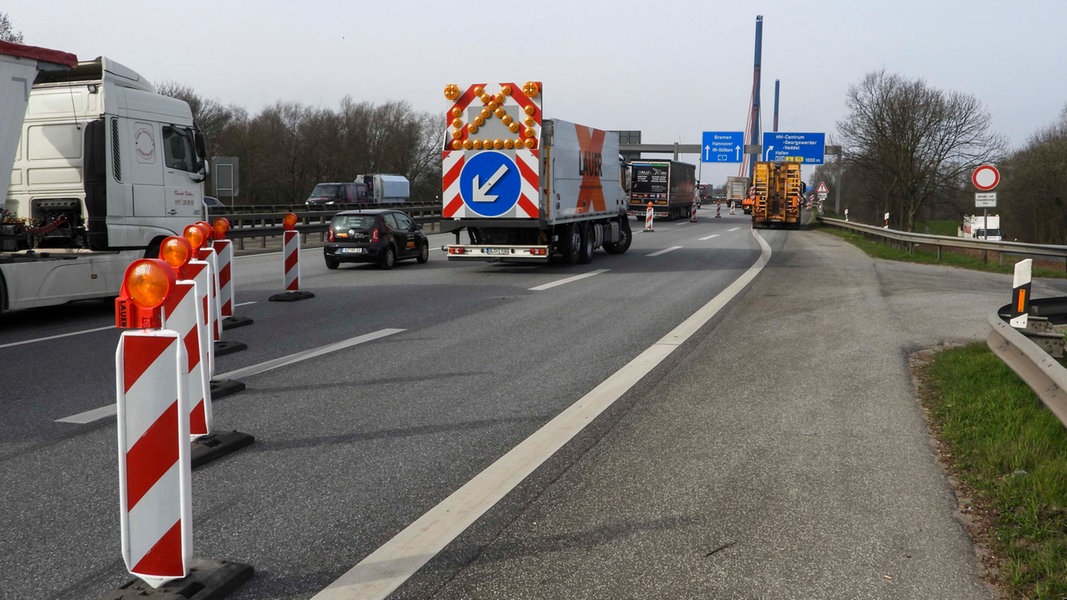 Sanierungsarbeiten auf der Norderelbbrücke sorgen für Verkehrsbehinderungen auf der Autobahn 1 in Hamburg