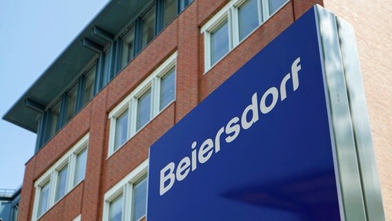 Die Beiersdorf-Zentrale in Hamburg. © picture alliance/dpa Foto: Daniel Kalker