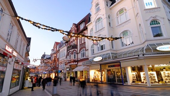 Das Sachsentor in Bergedorf in der Vorweihnachtszeit © picture alliance / Bildagentur-online 